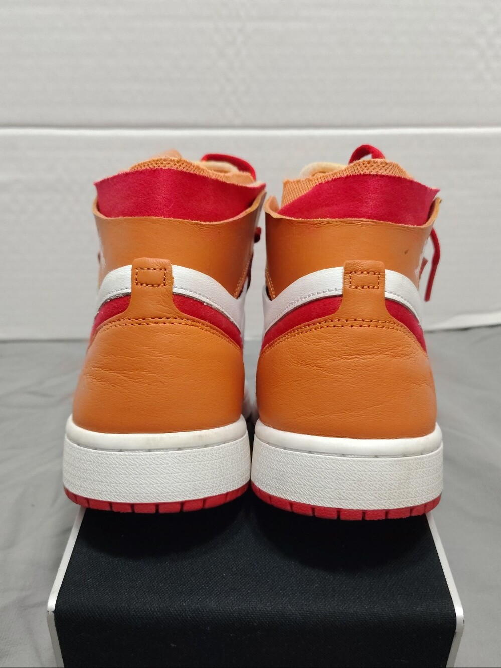 Air Jordan 1 Mid High Zoom Air, Women # 8 US, CMFT Fire Red Hot Curry - Picture 10 of 10